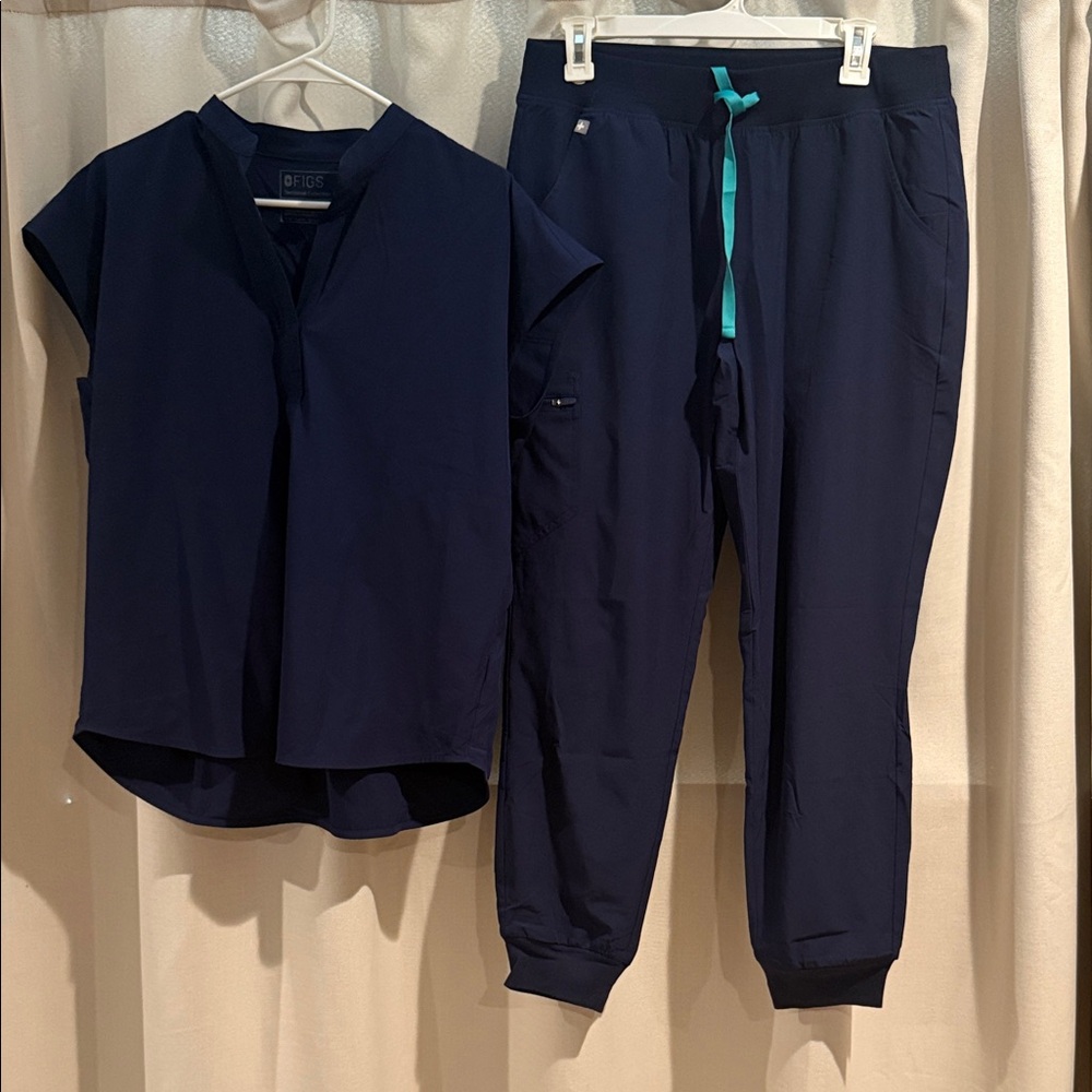 Figs Navy FreeX Scrub Set